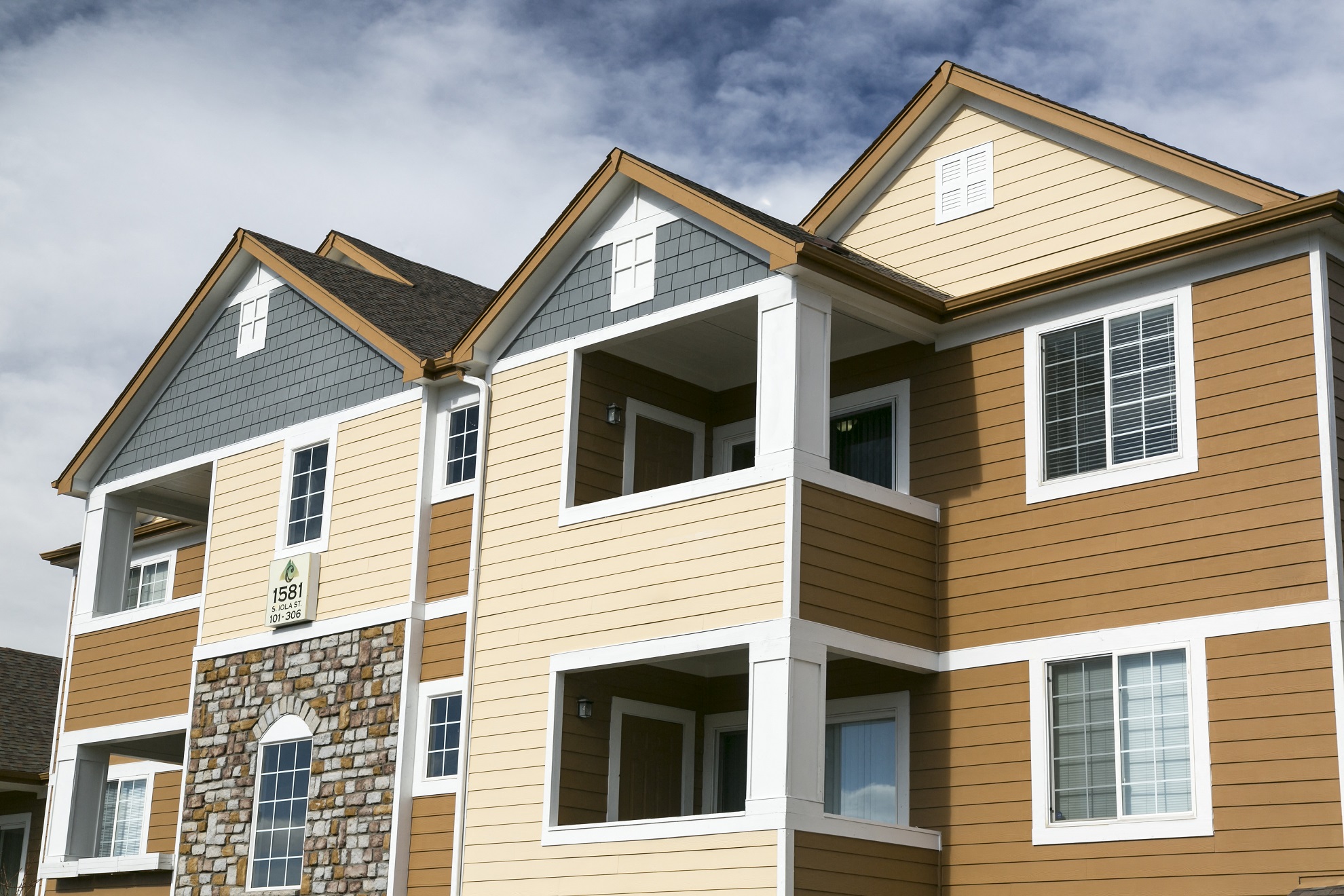 Photos of Crestone Apartments in Aurora, CO Photos